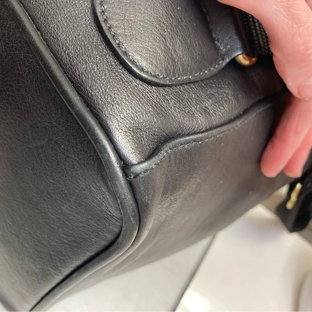 Coach 00539 black glovetan leather large vintage style backpack unisex